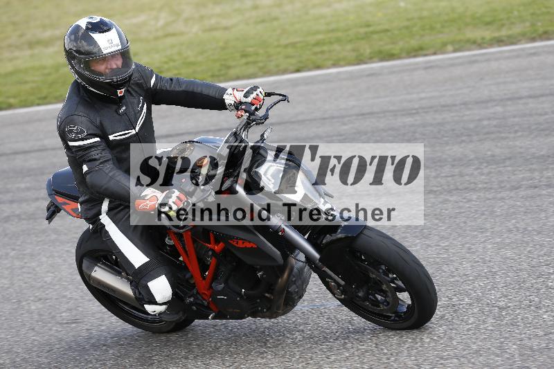 /Archiv-2025/09 22.04.2025 Cornu Master School ADR/gruen-vert/3